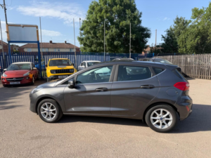 2017 Ford Fiesta 1.1 Ti-Vct Zetec Euro 6 (s/s) 5dr in Grey — image 4