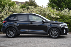 2024 Kia Stonic 1.0 T-Gdi Mhev Shadow SUV 5dr Petrol Hybrid Dct Euro 6 (s/s) (98 Bhp) in Black — image 2