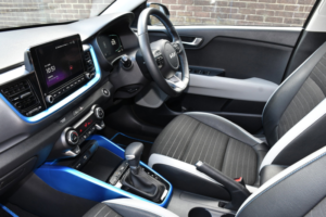2024 Kia Stonic 1.0 T-Gdi Mhev Shadow SUV 5dr Petrol Hybrid Dct Euro 6 (s/s) (98 Bhp) in Black — image 4