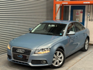 2010 Audi A4 2.0 Tdi Executive Se Euro 4 4dr in Blue — image 4