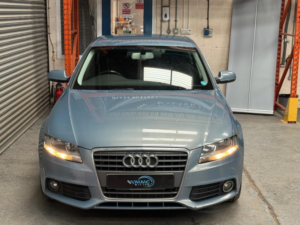 2010 Audi A4 2.0 Tdi Executive Se Euro 4 4dr in Blue — image 6