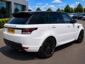 2017 Land Rover Range Rover Sport 3.0 Sd V6 Hse Dynamic Auto 4WD Euro 6 (s/s) 5dr in White — image 4