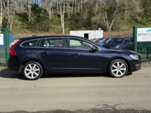 2017 Volvo V60 2.0 D3 Se Nav Estate 5dr Diesel Manual Euro 6 (s/s) (150 Ps) in Blue — image 5