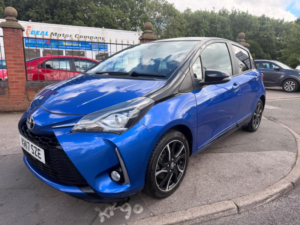 2017 Toyota Yaris 1.5 Vvt-I Blue Bi-Tone Euro 6 5dr in Blue — image 6