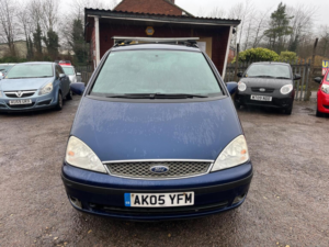2005 Ford Galaxy 1.9 Tdi Zetec 5dr in Blue — image 5