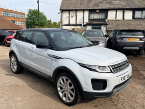 2017 Land Rover Range Rover Evoque Td4 Se in White — image 3