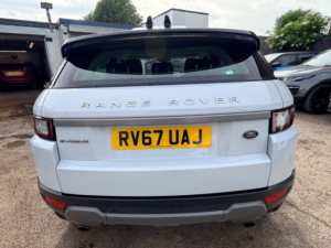 2017 Land Rover Range Rover Evoque Td4 Se in White — image 6