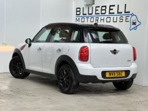2011 MINI Countryman 1.6 Cooper SUV 5dr Petrol Manual Euro 5 (s/s) (122 Ps) in White — image 4