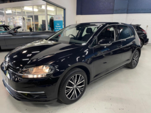 2017 Volkswagen Golf 1.4 Tsi Bluemotion Tech Se Nav DSG Euro 6 (s/s) 5dr in Black — image 4