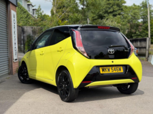 2016 Toyota Aygo 1.0 Vvt-I X-Cite 3 Yellow Bi-Tone Euro 6 5dr in Yellow — image 5