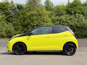 2016 Toyota Aygo 1.0 Vvt-I X-Cite 3 Yellow Bi-Tone Euro 6 5dr in Yellow — image 6