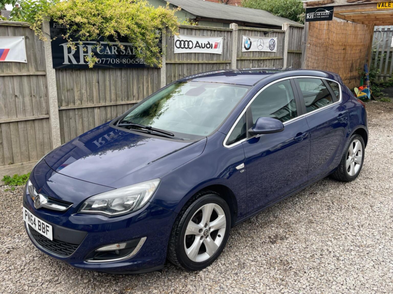 2014 Vauxhall Astra 1.6 16v Elite Euro 5 5dr in Blue — image 1