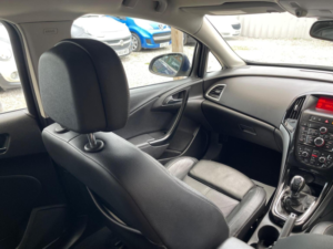 2014 Vauxhall Astra 1.6 16v Elite Euro 5 5dr in Blue — image 3