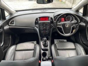 2014 Vauxhall Astra 1.6 16v Elite Euro 5 5dr in Blue — image 4