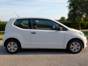 2012 Volkswagen Up 1.0 Take Up! in White — image 4