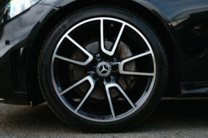 2019 Mercedes-Benz C-Class 2.0 C220d Amg Line (premium) Coupe 2dr Diesel G-Tronic+ Euro 6 (s/s) (194 Ps) in Black — image 3