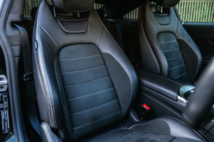 2019 Mercedes-Benz C-Class 2.0 C220d Amg Line (premium) Coupe 2dr Diesel G-Tronic+ Euro 6 (s/s) (194 Ps) in Black — image 4