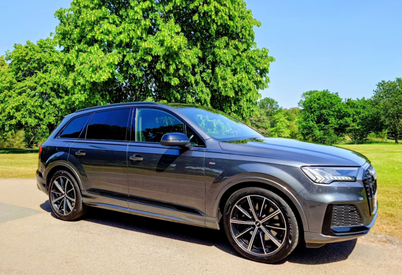 2020 Audi Q7 3.0 Tdi V6 50 Black Edition in Grey — image 1