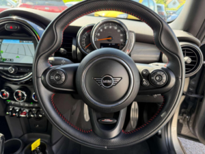 2019 MINI Hatch 1.5 Cooper Sport Steptronic Euro 6 (s/s) 3dr in Silver — image 4