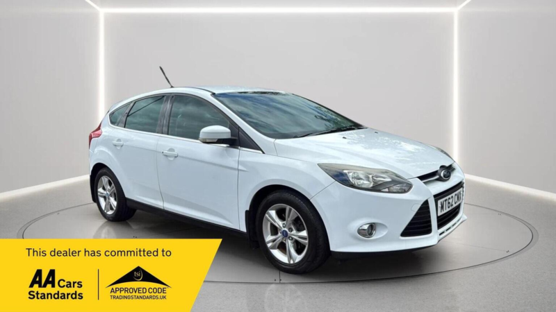 2012 Ford Focus 1.0t Ecoboost Zetec Euro 5 (s/s) 5dr in White — image 1