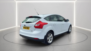 2012 Ford Focus 1.0t Ecoboost Zetec Euro 5 (s/s) 5dr in White — image 5