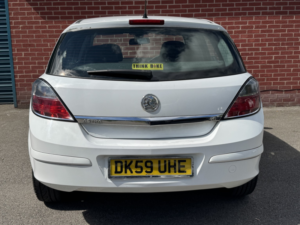 2009 Vauxhall Astra 1.6 I 16v Design in White — image 6