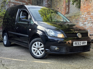 2013 Volkswagen Caddy 1.6 Tdi C20 Highline in Black — image 3
