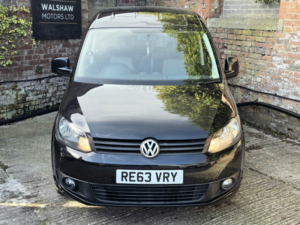 2013 Volkswagen Caddy 1.6 Tdi C20 Highline in Black — image 4