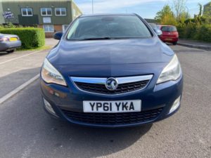 2011 Vauxhall Astra 1.6t 16v Elite Euro 5 5dr in Blue — image 3