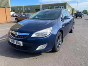 2011 Vauxhall Astra 1.6t 16v Elite Euro 5 5dr in Blue — image 4