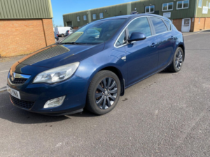 2011 Vauxhall Astra 1.6t 16v Elite Euro 5 5dr in Blue — image 5