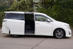 2013 Nissan Elgrand 3.5 V6 Highway Star Urban Selection V 5dr 7 Seats in White — image 3