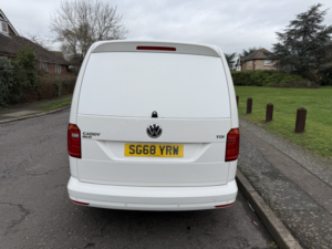 2018 Volkswagen Caddy Maxi 2.0 Tdi C20 Startline Automatic in White — image 5