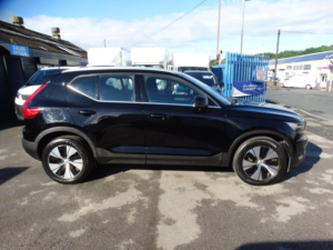 2022 Volvo Xc40 1.5h T4 Recharge 10.7kwh Inscription Expression Auto Euro 6 (s/s) 5dr in Black — image 4
