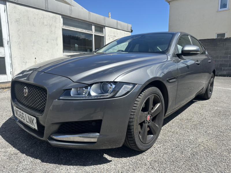 2016 Jaguar Xf 2.0 D Portfolio in Grey — image 1