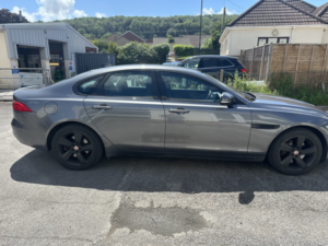 2016 Jaguar Xf 2.0 D Portfolio in Grey — image 2