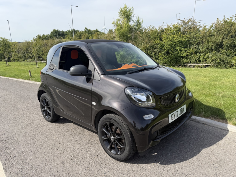 2017 Smart Fortwo 1.0 Passion in Black — image 1