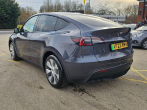 2023 Tesla Model Y Auto Rwd 5dr in Grey — image 5