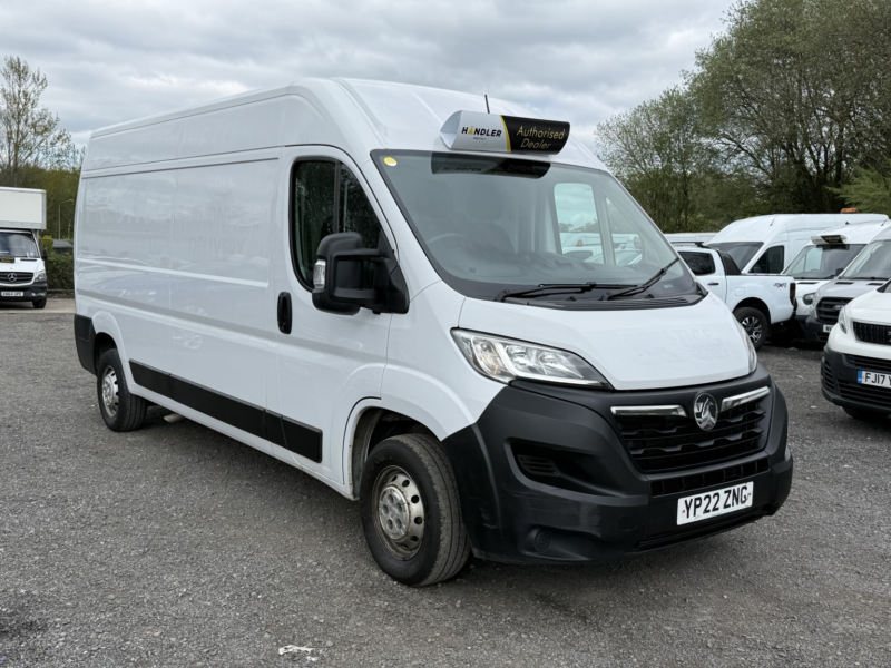 2022 Vauxhall Movano 2.2 Cdti 3500 Biturbo Dynamic in White — image 1