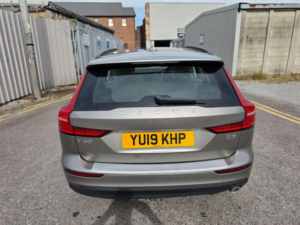 2019 Volvo V60 2.0 D3 Momentum Plus Euro 6 (s/s) 5dr in Grey — image 5
