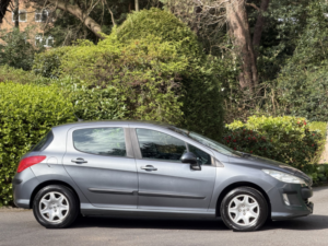 2010 Peugeot 308 1.6 Hdi Fap S in Grey — image 2