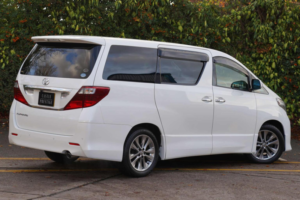 2011 Toyota Alphard 2.4 S 5dr 7 Seats in White — image 4