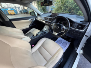 2013 Lexus Ct 1.8 200h Premier CVT Euro 5 (s/s) 5dr in White — image 4