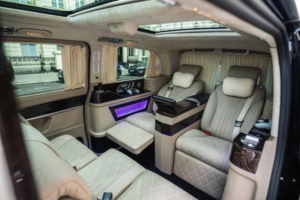 2022 Mercedes-Benz V-Class 2.0 V220d Sport MPV 5dr Diesel G-Tronic+ Euro 6 (s/s) Lwb (163 Ps) in Black — image 4