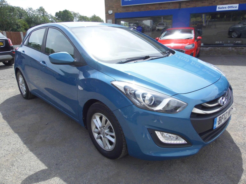 2012 Hyundai I30 1.6 Crdi Active Auto Euro 5 5dr in Blue — image 1
