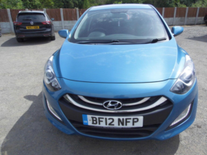 2012 Hyundai I30 1.6 Crdi Active Auto Euro 5 5dr in Blue — image 2