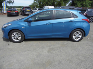 2012 Hyundai I30 1.6 Crdi Active Auto Euro 5 5dr in Blue — image 4