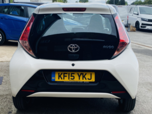 2015 Toyota Aygo 1.0 Vvt-I X-Pression in White — image 4
