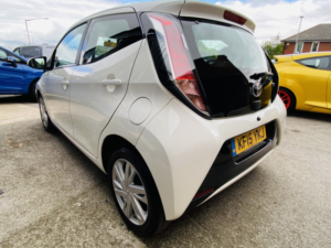 2015 Toyota Aygo 1.0 Vvt-I X-Pression in White — image 5