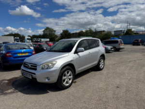 2009 Toyota Rav4 2.2 D-4d Xt-R 4WD 5dr in Silver — image 3